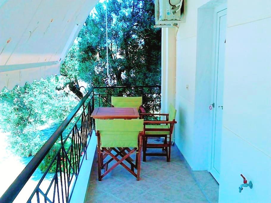Giorgos Apartments. Skala Fourkas Exterior photo