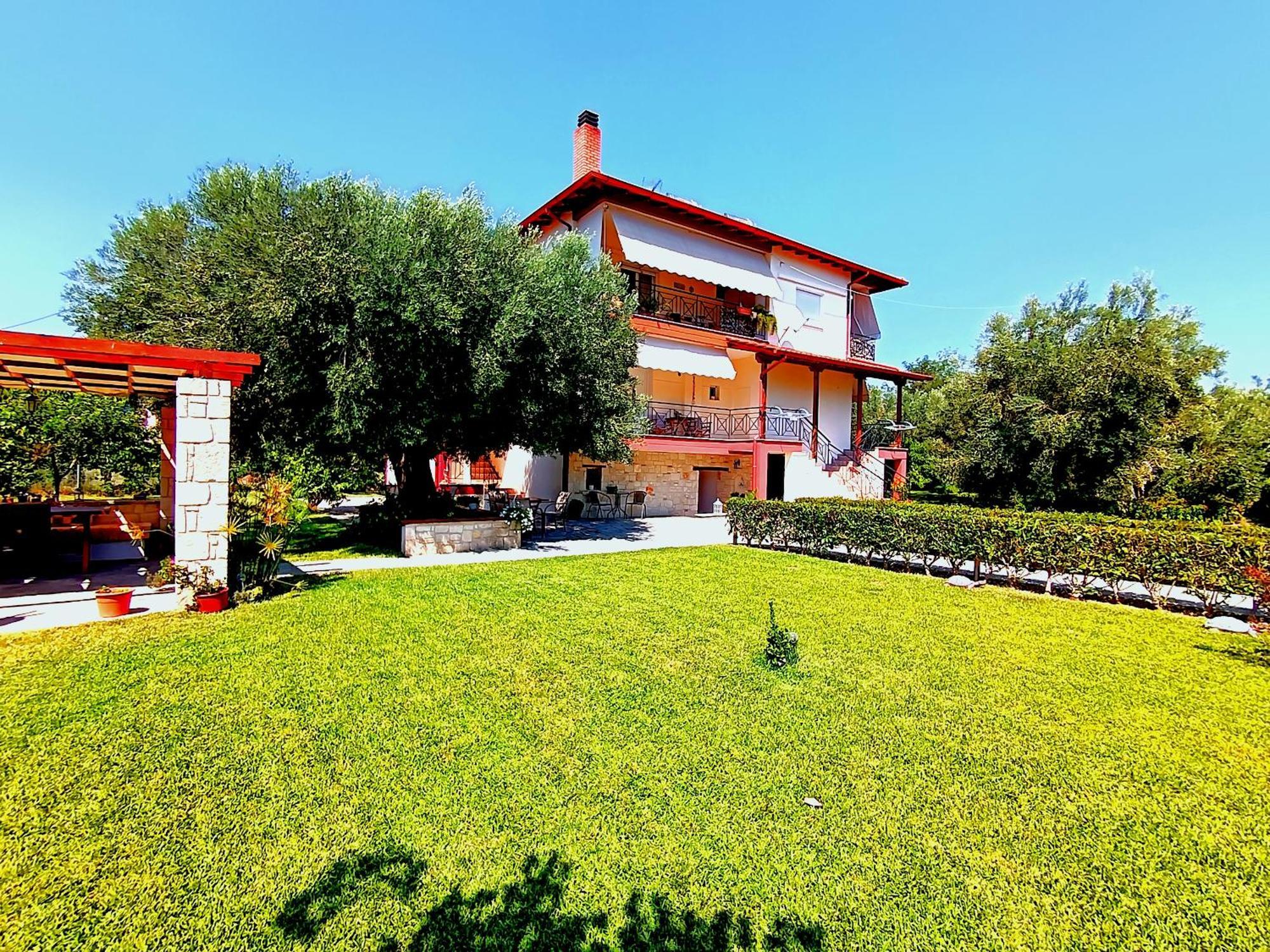 Giorgos Apartments. Skala Fourkas Exterior photo