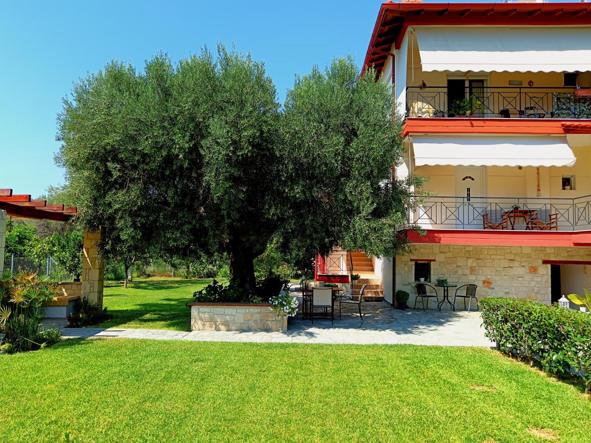 Giorgos Apartments. Skala Fourkas Exterior photo