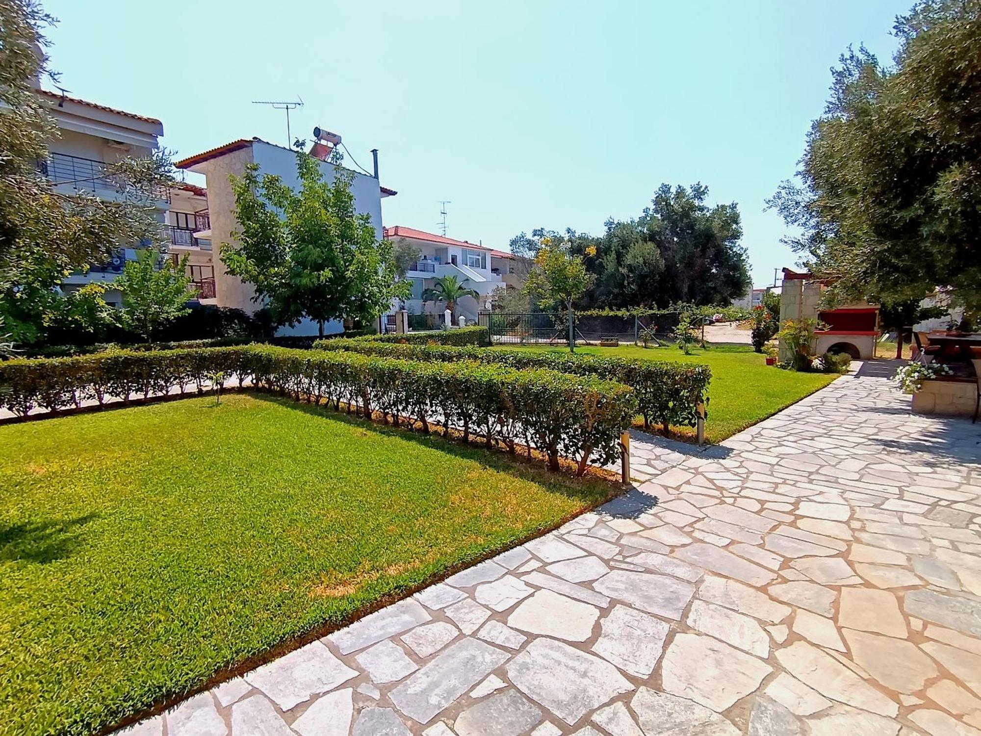 Giorgos Apartments. Skala Fourkas Exterior photo