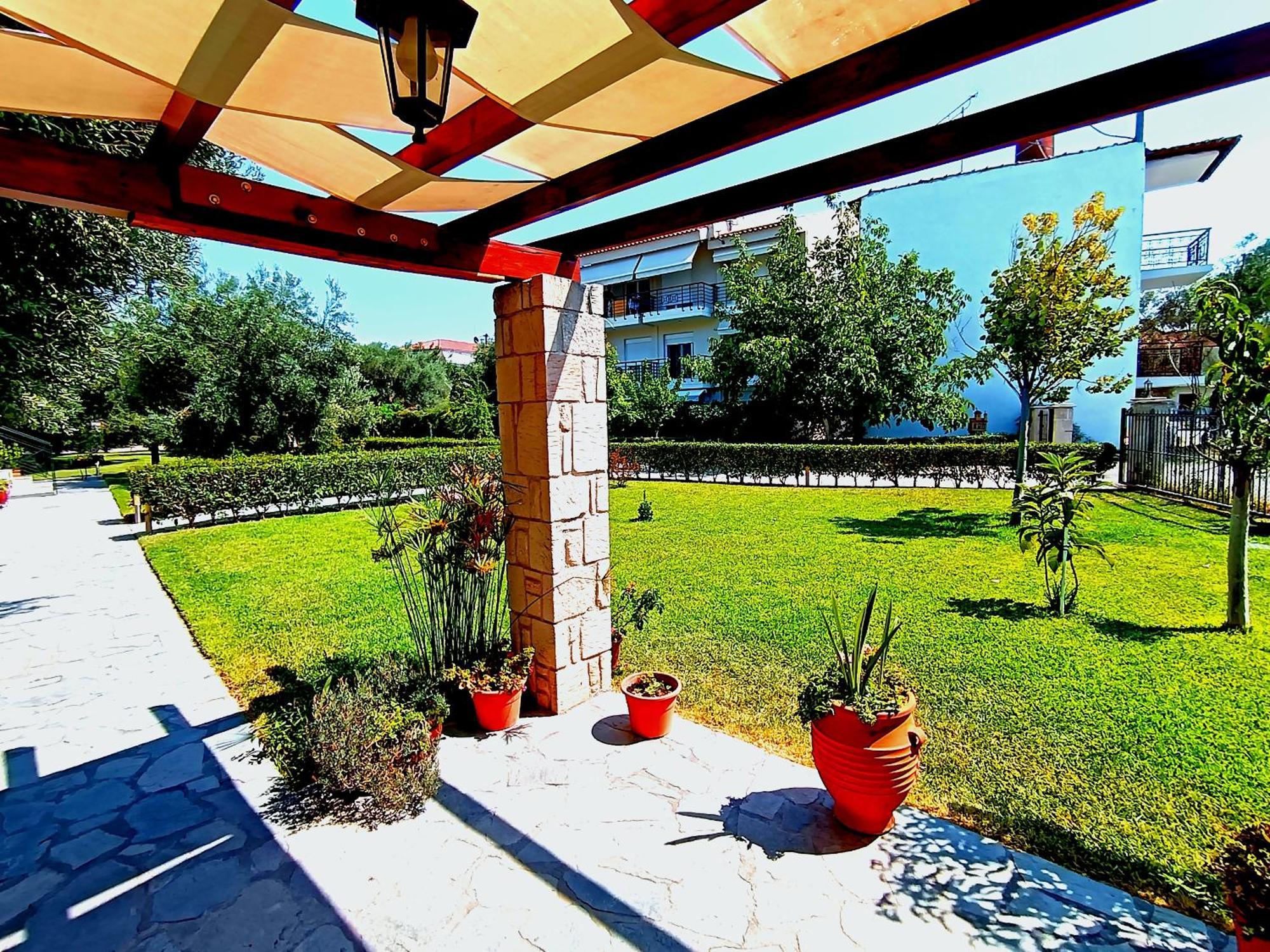 Giorgos Apartments. Skala Fourkas Exterior photo