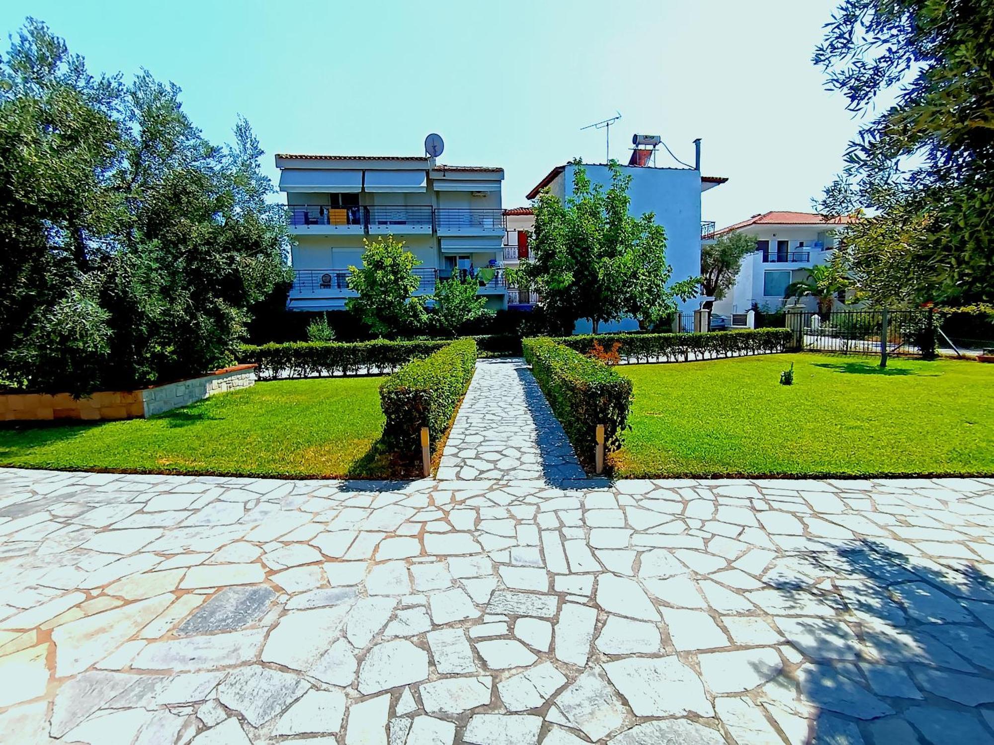 Giorgos Apartments. Skala Fourkas Exterior photo