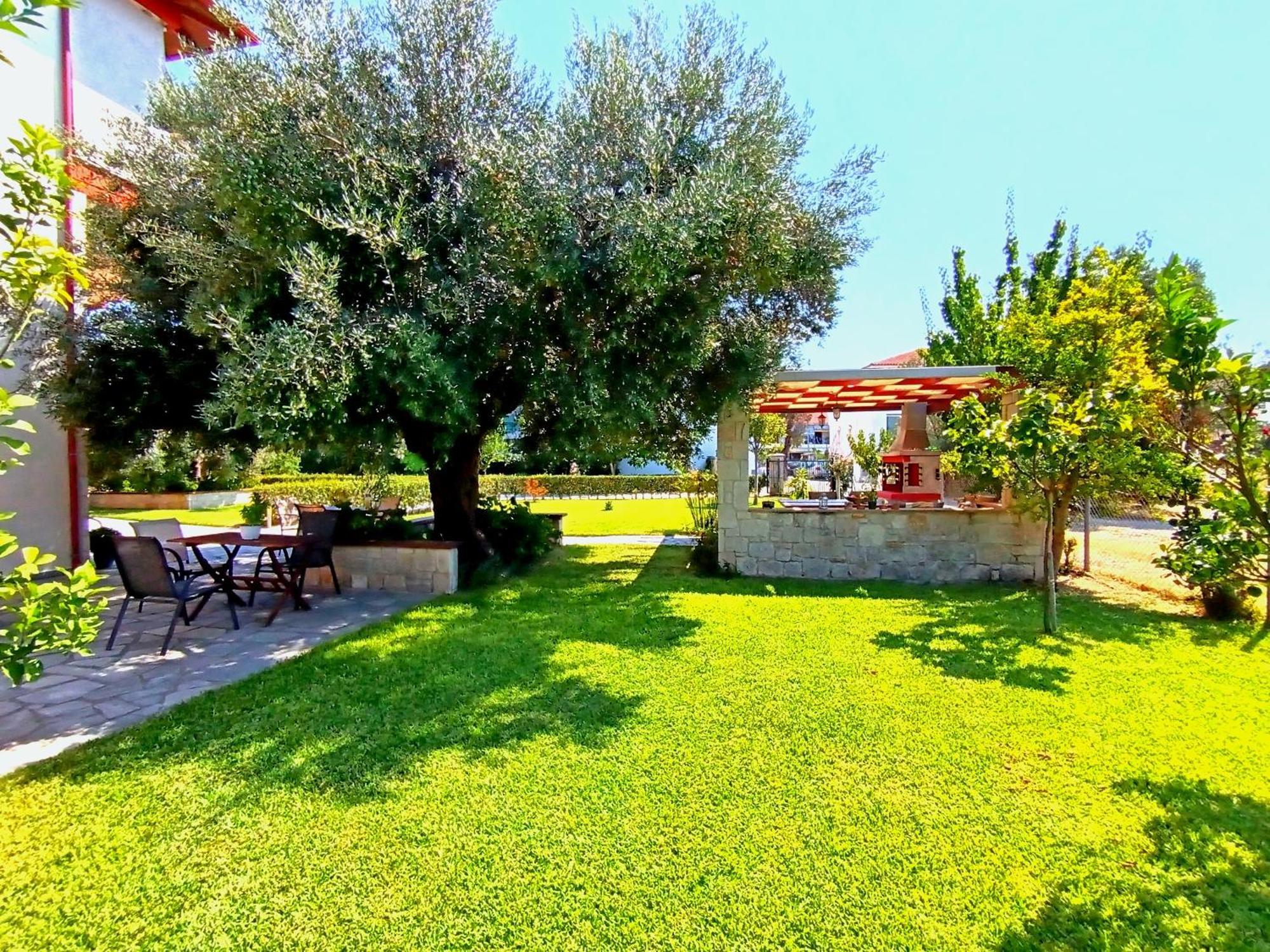 Giorgos Apartments. Skala Fourkas Exterior photo